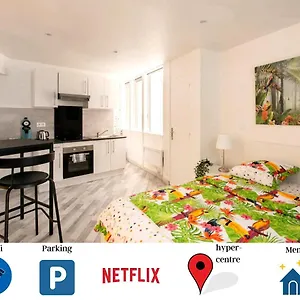 Plein Centre ,parking , équipé ,confort Appartement